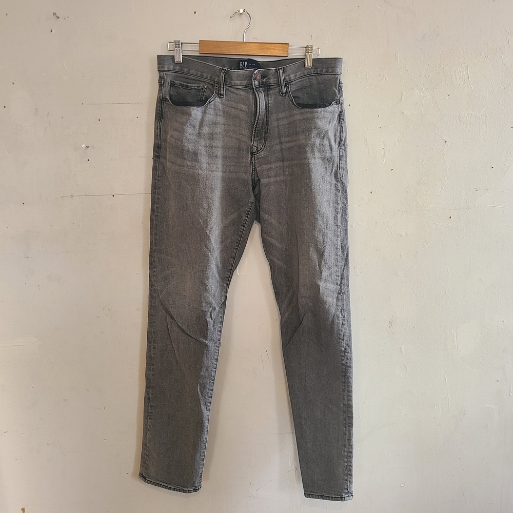 GAP Gray Straight Jeans with Modern Fit